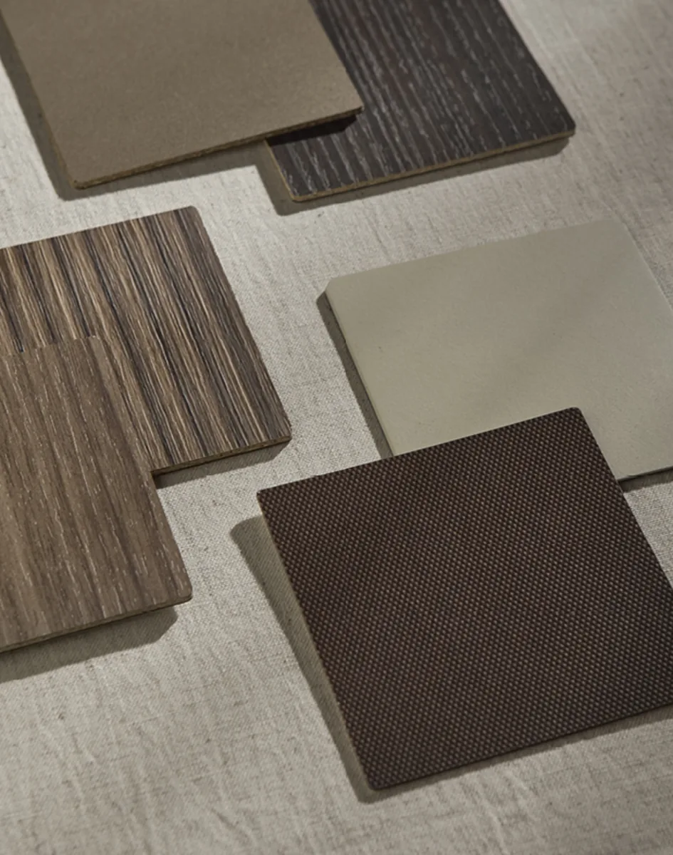 Stalen van houtsoorten en afwerkingen